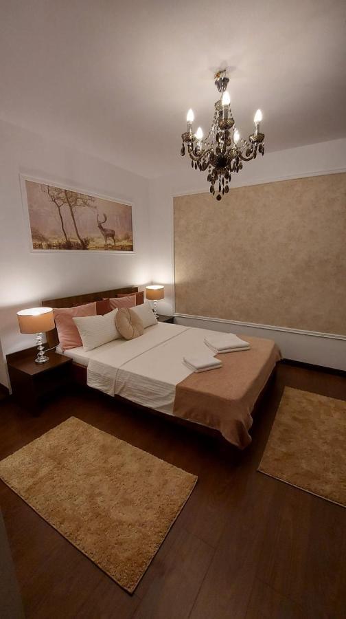 Hotel Ambiennt Bucarest Esterno foto