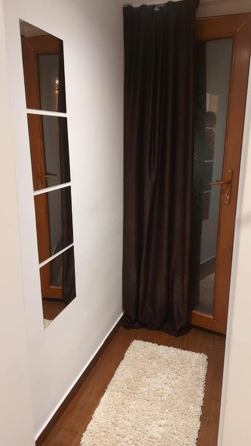 Hotel Ambiennt Bucarest Esterno foto