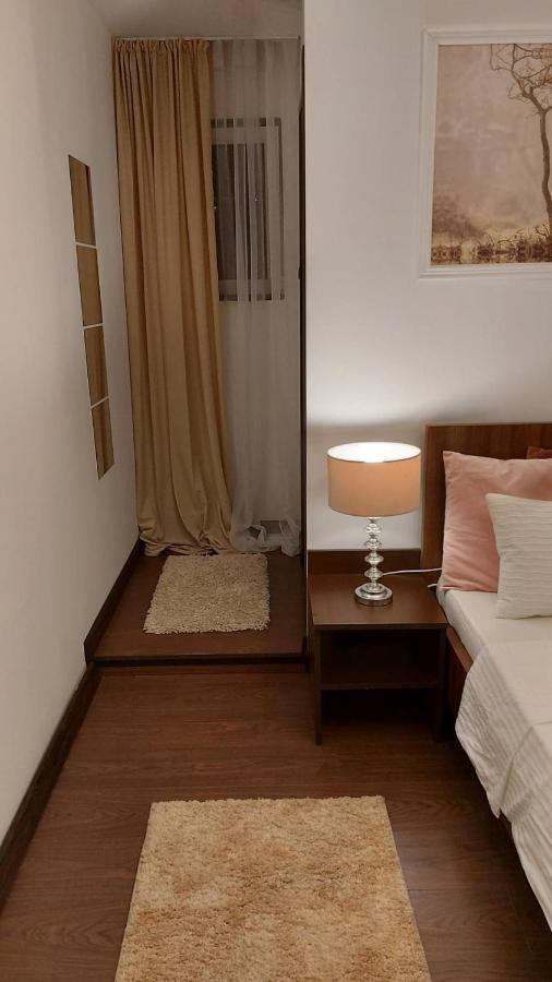 Hotel Ambiennt Bucarest Esterno foto
