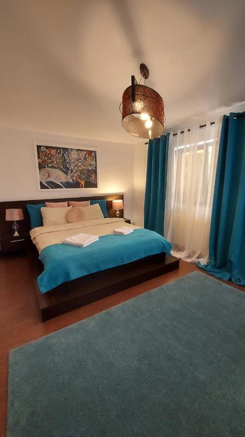 Hotel Ambiennt Bucarest Esterno foto