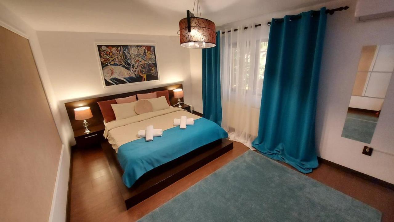 Hotel Ambiennt Bucarest Esterno foto