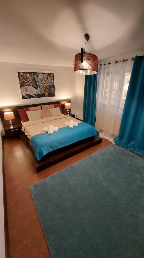 Hotel Ambiennt Bucarest Esterno foto